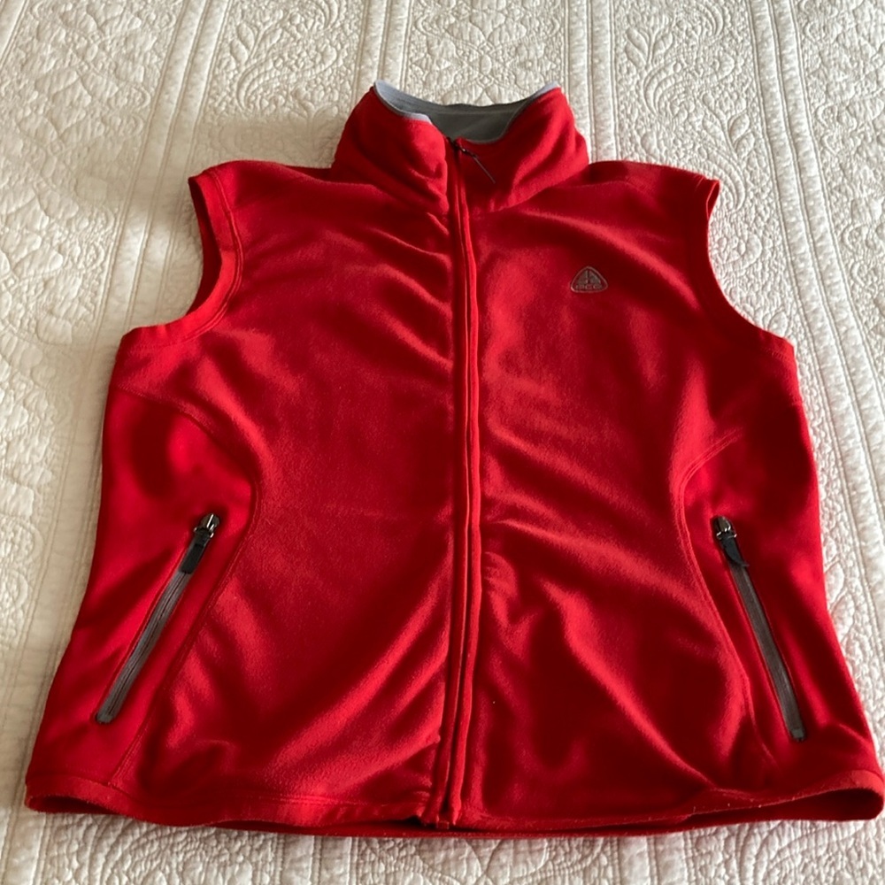 Nike ACG Thermal Layer Red Women's Fleece Vest Size Large EUC